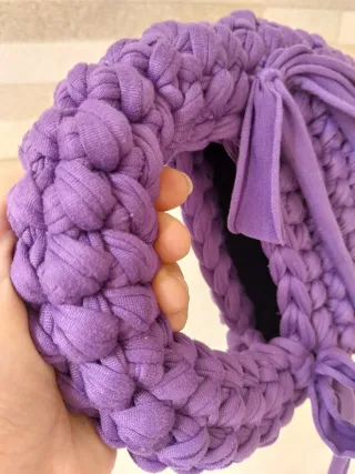 Borsa uncinetto viola modello hobo