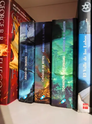 Tres primeros libros de canción de hielo y fuego