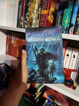 Tres primeros libros de canción de hielo y fuego