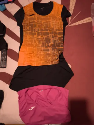 Conjunto deportivo Joma mujer 2 camisetas y short