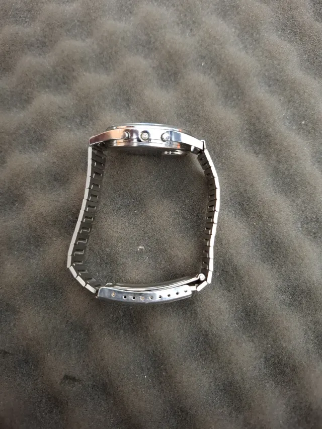 Relógio digital LC QUARZ vintage