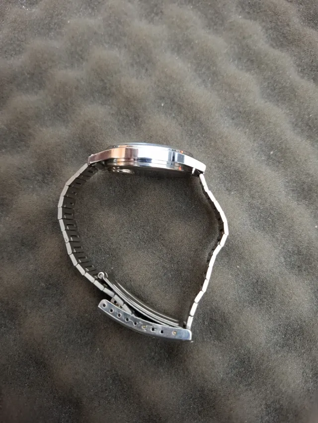 Relógio digital LC QUARZ vintage