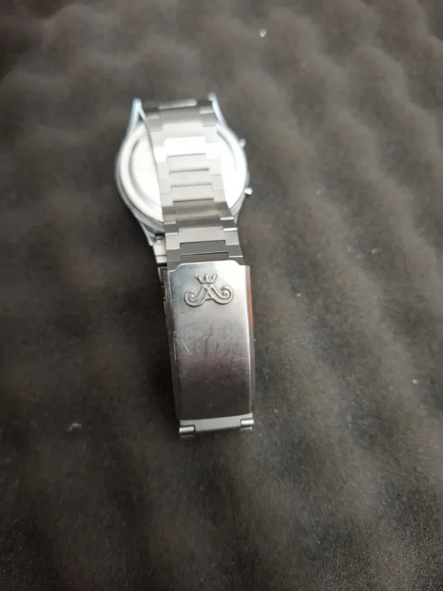 Relógio digital LC QUARZ vintage