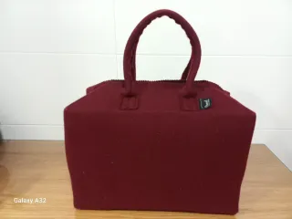 Bolsa de viaje estructurada con cremallera. BUREL.