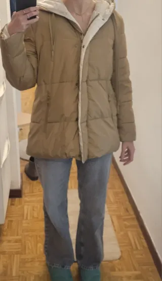 Anorak beige con capucha