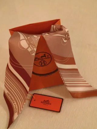 Pañuelo Twilly Seda Hermès Marrón y Beige
