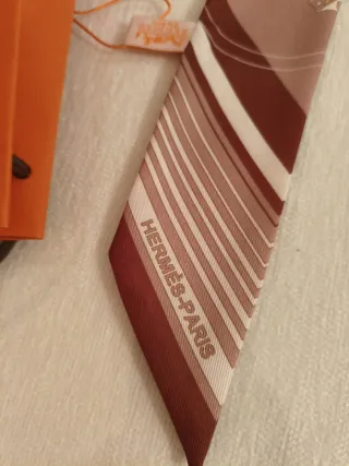 Pañuelo Twilly Seda Hermès Marrón y Beige