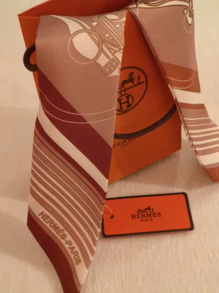 Pañuelo Twilly Seda Hermès Marrón y Beige