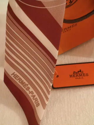 Pañuelo Twilly Seda Hermès Marrón y Beige