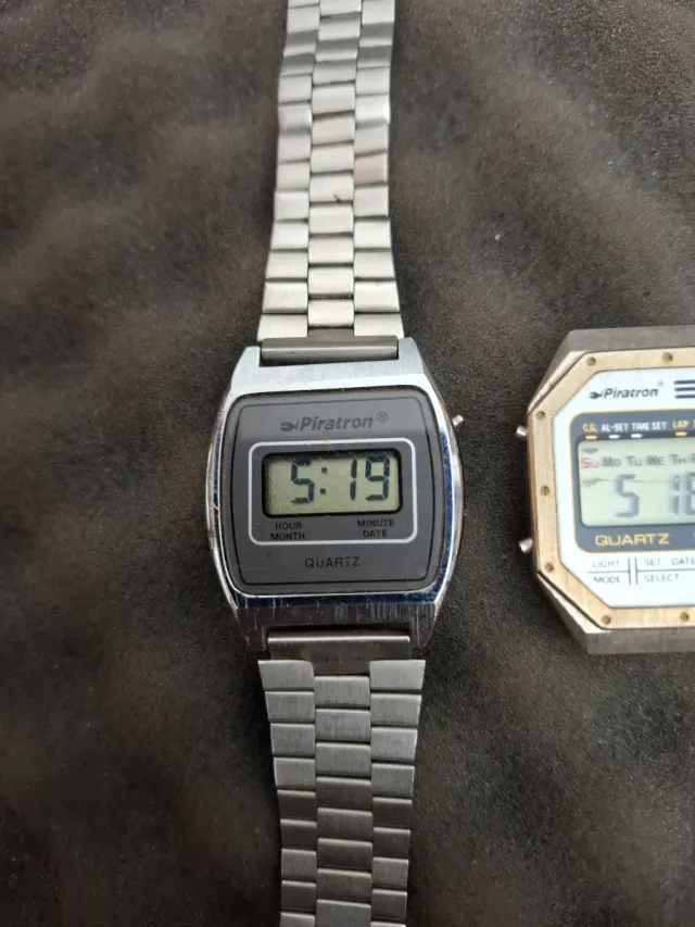 Relojes Piratron Digitales