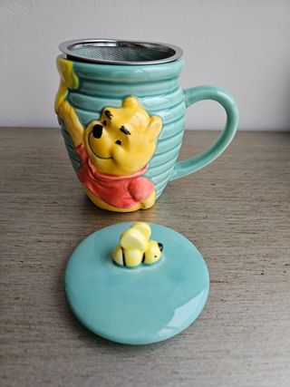 Taza Cerámica Winnie The Pooh con Abeja