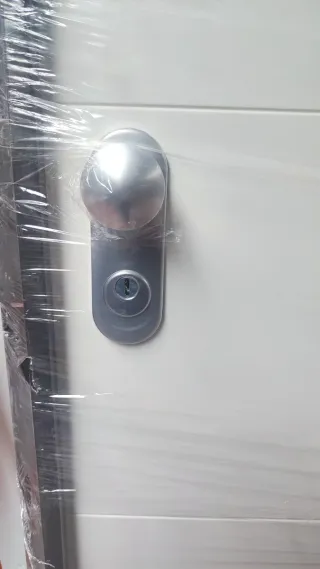 Puerta Acorazada Blanca por ambas caras.