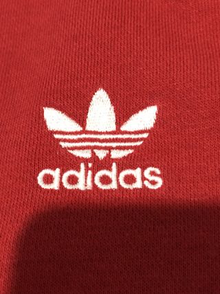 Sudadera Adidas Roja con Rayas Blancas
