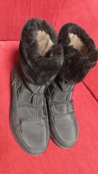 Botas negras con forro de pelo