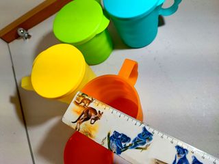 4 Tazze colorate Tupperware 350ml h9cm con Coperch