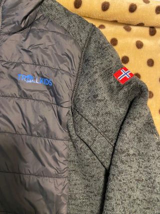 Chaqueta Trollkids Invierno Negra y Gris