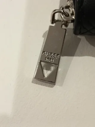 Cartera Guess Negra Piel Sintética