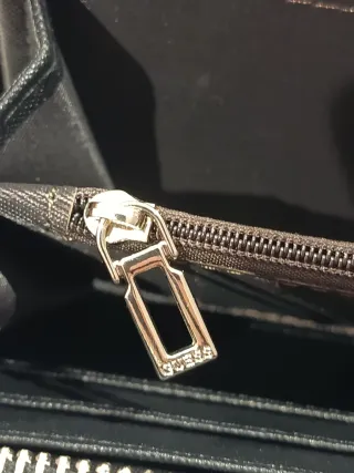 Cartera Guess Negra Piel Sintética