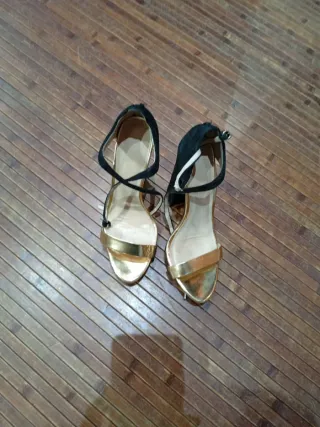 Zapato de tacón talla 38