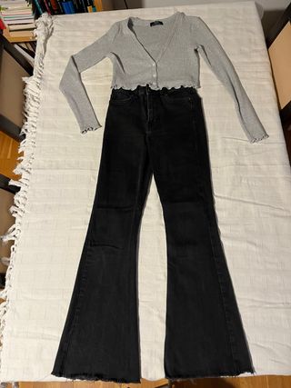 Conjunto vaquero y chaqueta azul