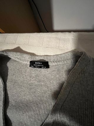 Conjunto vaquero y chaqueta azul