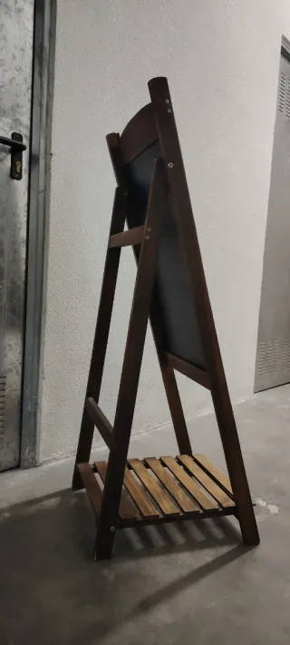 Pizarra de pie de madera