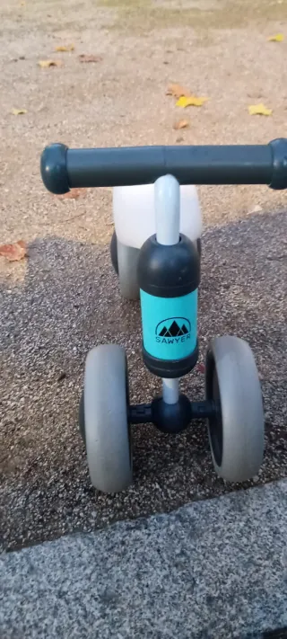 Bicicleta sin pedales Sawyer azul