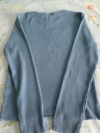Camiseta niña Zara manga larga azul. Talla 13-14