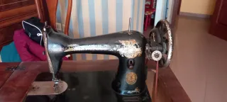 Máquina de coser Singer antigua