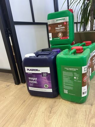 1 sugar royal casi lleno 1 soul booster uni lleno