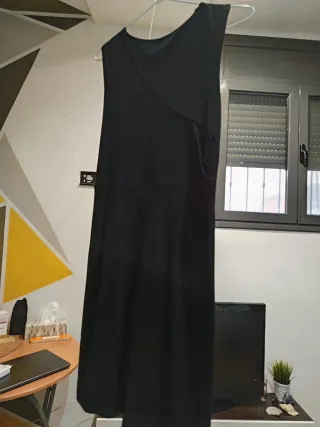 Vestido negro drapeado