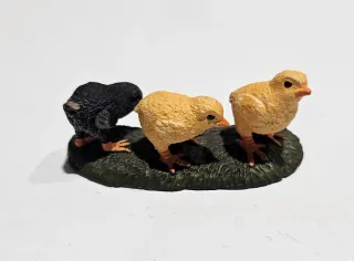 Figuras de gallina, gallo y pollitos Papo