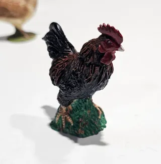 Figuras de gallina, gallo y pollitos Papo