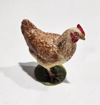 Figuras de gallina, gallo y pollitos Papo