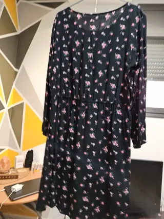 Vestido negro flores rosas