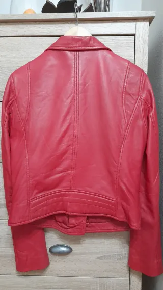 Cazadora Piel Roja Stradivarius