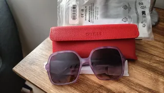 Gafas de sol Guess moradas y marrones