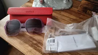 Gafas de sol Guess moradas y marrones