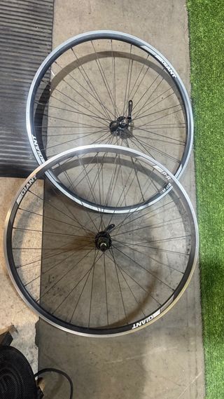 Ruedas Giant 700c Carretera