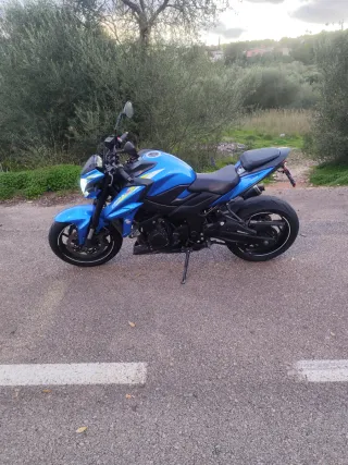 Suzuki GSXS 750 A2