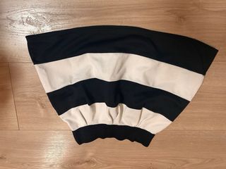 Falda de rayas blanco y negro y otra verde