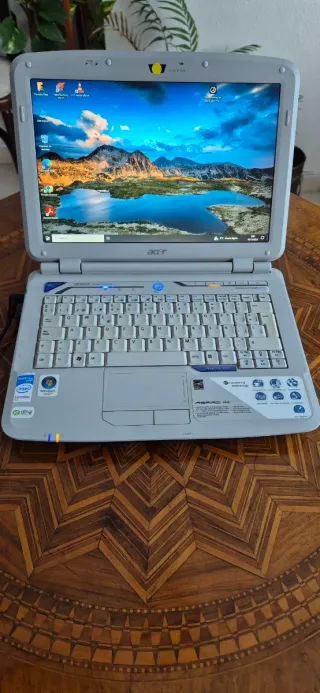 Portátil Acer Negro y Plateado