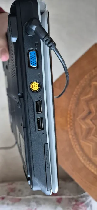 Portátil Acer Negro y Plateado