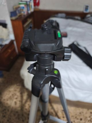Trípode para videocámara con funda