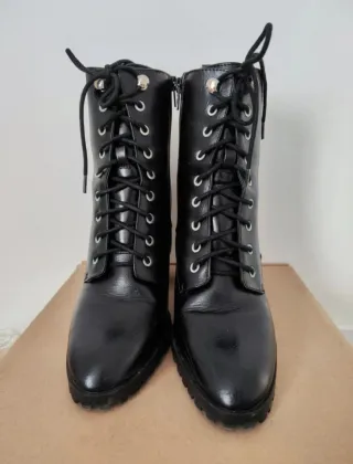 Botín Sfera Negro Cordones Tacón