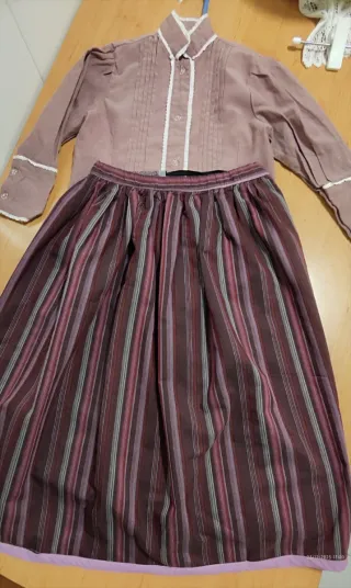 Conjunto falda y blusa niña