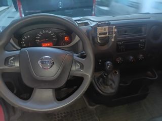 Nissan NV400 2016