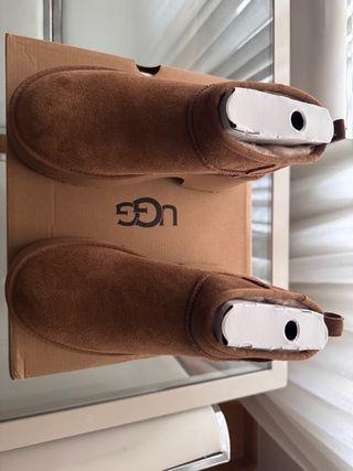 Botas UGG Marrones.Calzan pequeñas
