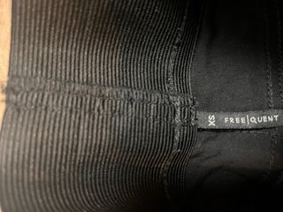 Pantalón efecto piel negro