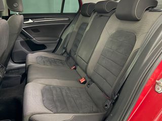 Volkswagen Golf 2.0 TDI 150 CV | Manual 6V R-Line